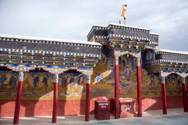 Candlelight Dinner at Luxury Camp - 8 Day Premium Package